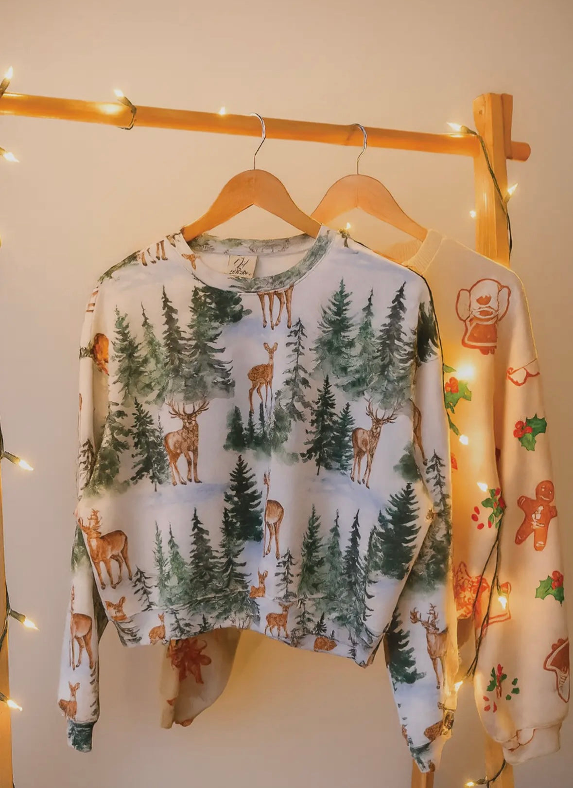 All Over Print Christmas Print Crop Sweatshirt