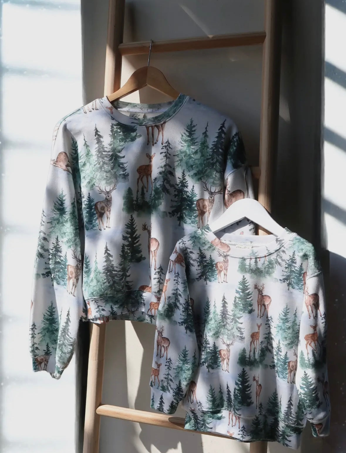 All Over Print Christmas Print Crop Sweatshirt